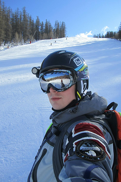 /images/carousel/skiing.png